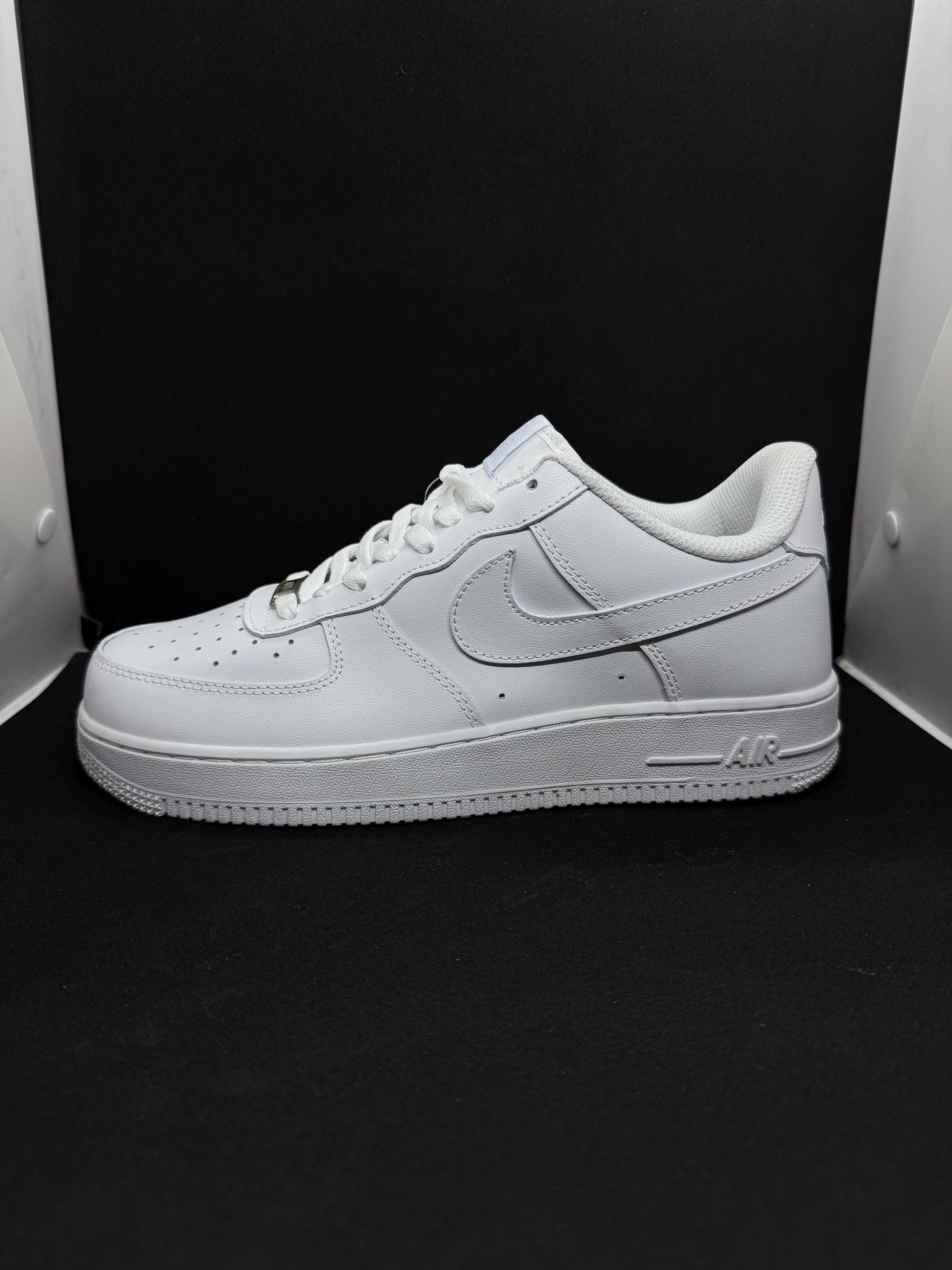 White nike airforce 1